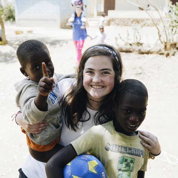 Meet your Posher, Naomi - Picture 1 of 1